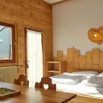 Valles Vacanze - In & Out * Falcade