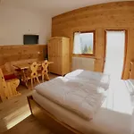 Valles Vacanze - In & Out * Falcade