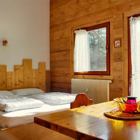 Valles Vacanze - In & Out Apartment *